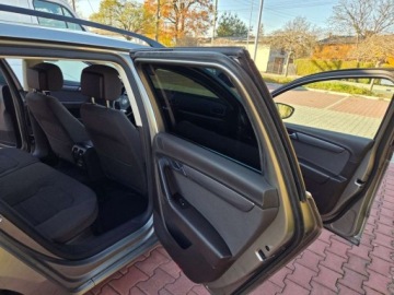 Volkswagen Passat B7 Variant 2.0 TDI CR DPF BlueMotion 140KM 2012 Volkswagen Passat Nawigacja Podgrzewane Fotele Czujniki Parkowania 2.0, zdjęcie 21