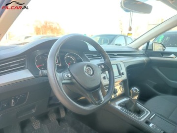 Volkswagen Passat B8 Variant 2.0 TDI 150KM 2015 Volkswagen Passat GWARANCJA, Udok. przebieg, Zarejestrowany w PL, Mozliwa, zdjęcie 4