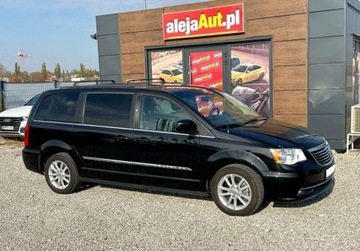 Chrysler Town &amp; Country V 2016 Chrysler Town Country 3,6 BENZ 283 KM 7 Osobowy BDB STAN 2016r Warszawa