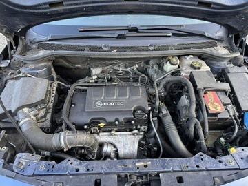 Opel Astra J Sports Tourer 1.4 Turbo ECOTEC 140KM 2012 Opel Astra Bogata wersja/Nowy rozrząd/Serwis/, zdjęcie 35