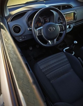 Toyota Yaris III Hatchback 5d Facelifting 1.33 Dual VVT-i 99KM 2016 Toyota Yaris Toyota Yaris 1.33 Premium City Cool Style FV Marza Salon, zdjęcie 6