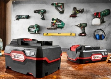 УГЛОВАЯ ШЛИФОВАЛЬНАЯ МАШИНА PERFORMANCE PARKSIDE 20 В, аккумулятор 4 Ач