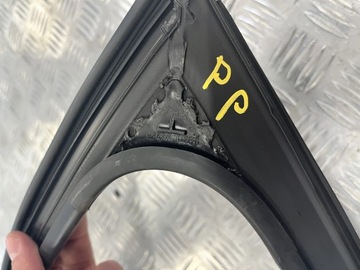 TĚSNĚNÍ VODÍTKO OKNO PŘEDNÍ PRAVÁ VW TAIGO 21-