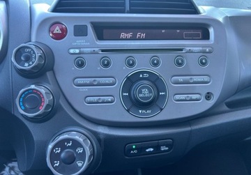 Honda Jazz III 1.2 i-VTEC 90KM 2011 Honda Jazz 1.2Benz.90KM Klima AluNowe Opony Kurtyny ESP Faktura Gwarancja, zdjęcie 17