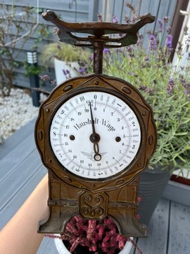 Старые кухонные весы, винтаж, уникальное украшение