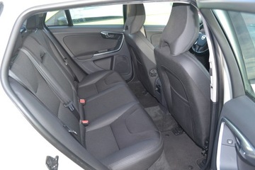 Volvo V60 I Kombi 1.6 T3 150KM 2013 Volvo V60, z Niemiec, OPŁACONY, zdjęcie 6