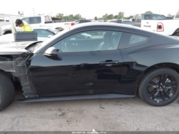 Ford Mustang VI 2025 Ford Mustang Gt Fastback 2025 5.0l 5.0 Benzyna 480KM, zdjęcie 2