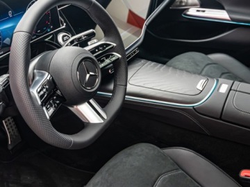 Mercedes Klasa E W214 Sedan 2.0 220d 197KM 2026 E Klasa 220 d 4-Matic AMG 2.0 (moc 197 KM) 2026, zdjęcie 4