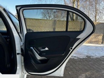 Mercedes Klasa A W177/V177 Hatchback 1.3 200 163KM 2021 Mercedes-Benz Klasa A 200 4-Matic AMG Line 8G-DCT 1.3 Benzyna 163KM 2021r, zdjęcie 21