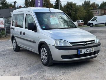Opel Combo C Van 1.6 ECOTEC 87KM 2003 Opel Combo Tour 1.6 benzyna 87KM 2003r, zdjęcie 5