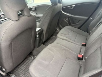 Volvo V40 II Hatchback 1.6 T3 150KM 2013 Volvo V40 1.6 benzyna150KM KineticGrzane foteleGrzana szybaSerwis ASOSalon, zdjęcie 21