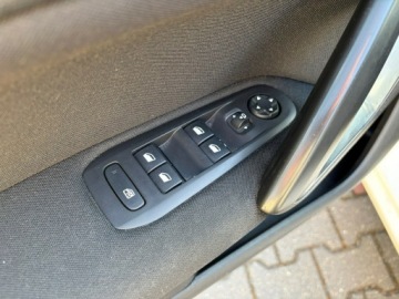 Peugeot 308 II 2014 Peugeot 308 SW 1.6 HDI 120 KM Panorama Kamera Hak, zdjęcie 12