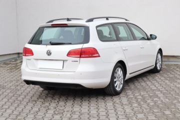 Volkswagen Passat B7 Variant 1.6 TDI CR DPF BlueMotion 105KM 2012 VW Passat 1.6 TDI, VAT 23%, Klima, Parktronic,ALU, zdjęcie 4