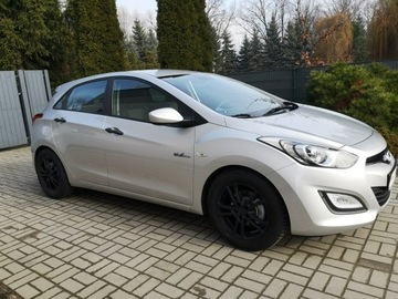 Hyundai i30 II Hatchback 5d 1.6 CRDi 110KM 2015 Hyundai i30 1.6CRDI 110KM Klima ALU Isofix, zdjęcie 3