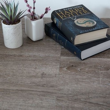 САМОКЛЕЯЩАЯСЯ НАПОЛЬНАЯ ПЛИТКА ДУБ РУСТИК ПВХ