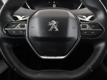 Peugeot 3008 II Crossover 1.2 PureTech 130KM 2018 Peugeot 3008 automat panorama full LED jasne, zdjęcie 20