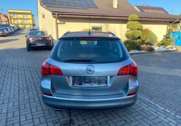 Opel Astra J Sports Tourer 1.4 Turbo ECOTEC 120KM 2011 Opel Astra Opel Astra 1.4 Benzyna 120KM, zdjęcie 4