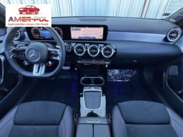 Mercedes CLA C118/X118 2024 Mercedes-Benz CLA Mercedes-Benz AMG CLA 35 4MATIC 2024r. 2.0 Benzyna 302KM, zdjęcie 10