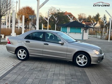 Mercedes Klasa C W203 Sedan W203 1.8 (C 180 Kompressor) 143KM 2007 Mercedes-Benz Klasa C 1.8 143 KM Kompresor Benzyna Zadbany 1.8, zdjęcie 9