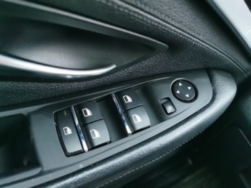 BMW Seria 5 F10-F11 Limuzyna 520d 184KM 2010 BMW 5 520D, F10, Automat, PDC, Podgrzewane fotele, zdjęcie 19