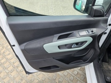 Citroen Berlingo III Osobowy M 1.2 PureTech 110KM 2021 Citroen Berlingo 1,2 benzyna 110KM nawigacja, zdjęcie 13