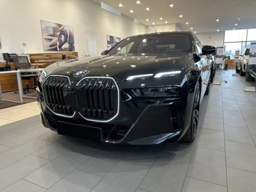 BMW Seria 7 G70 Sedan 3.0 40d 299KM 2025 BMW Seria 7 740d xDrive Sport Sedan 3.0 (299KM) 2025, zdjęcie 4