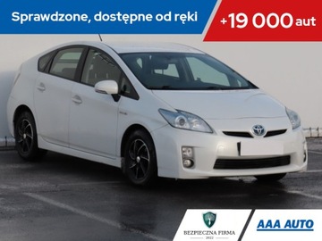 Toyota Prius III Hatchback 1.8 HSD 136KM 2011 Toyota Prius 1.8 VVT-i HSD, Salon Polska