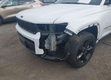 Jeep Grand Cherokee V 2023 Jeep Grand Cherokee 2023, L Altitude 4x4, 3.6L, od ubezpieczalni 3.6 297KM, zdjęcie 3