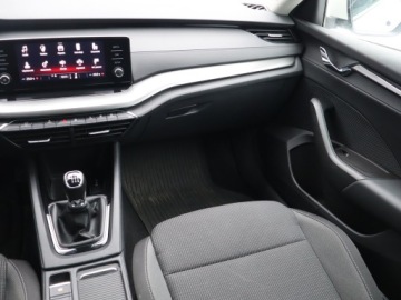 Skoda Octavia IV Kombi 2.0 TDI 115KM 2022 Skoda Octavia 2.0 TDI, Salon Polska, zdjęcie 7