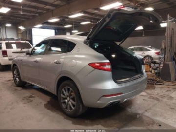 Maserati Levante 2017 Maserati Levante 2017 r., 3,0L LEVANTE AWD 3.0 Benzyna 345KM, zdjęcie 3