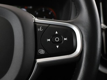 Volvo XC60 II 2020 Volvo XC 60 FV23% mHEV 4x4 full LED navi klima, zdjęcie 31