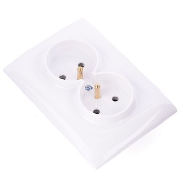 РОЗЕТКА WESA ДВОЙНАЯ РОЗЕТКА С КОНТАКТОМ ЗАЗЕМЛЕНИЯ