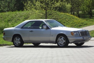 Mercedes Klasa E W124 Coupe 2.0 136KM 1995 MERCEDES-BENZ C124 E200 2.0 benzyna 136KM 1995r, zdjęcie 26