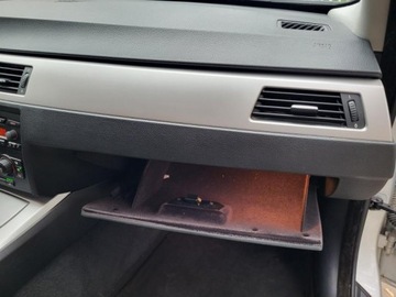 BMW Seria 3 E90-91-92-93 Limuzyna E90 325Xi 218KM 2006 BMW 3 Touring (E91) 325 Xi, Manual, Serwisowany, 4x4,Podgrzewane fotele, zdjęcie 31