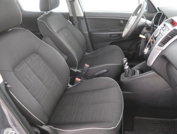 Kia Venga Mikrovan 1.4 CRDi WGT 90KM 2010 Kia Venga 1.4 CRDi, Salon Polska, Klima, zdjęcie 8