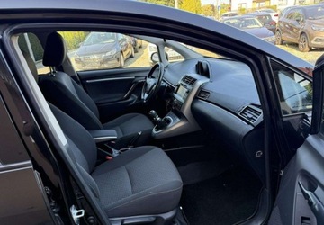 Toyota Verso Minivan Facelifting 1.6 Valvematic 132KM 2015 Toyota Verso 1,6 132KM Klimatronik Navi Serwis 7-osobowy 1.6 Benzyna 132KM, zdjęcie 22