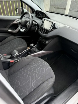 Peugeot 2008 I SUV 1.2 PureTech 82KM 2015 Peugeot 2008 1.2 benzyna 104 tyś km świeżo, zdjęcie 6