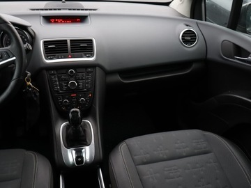 Opel Meriva II Mikrovan Facelifting 1.4 Turbo ECOTEC 120KM 2014 Opel Meriva 1.4 Turbo, Skóra, Klima, Klimatronic, zdjęcie 7