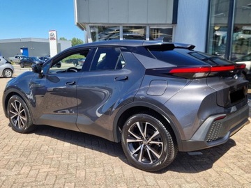 Toyota C-HR II SUV Plug-In 2.0  223KM 2025 Od ręki - Style 2.0 Hybrid Dynamic Force Plug-in 223KM | Podgrzewane fotele, zdjęcie 2