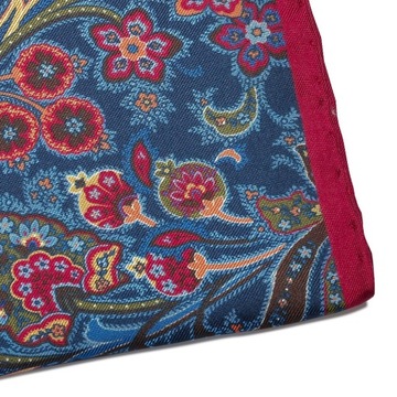 Яркий нагрудный платок с цветочным узором