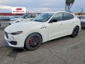 Maserati Levante 2023 Maserati Levante Modena, 2023r., 4x4, 3.0L 3.0 Benzyna 424KM