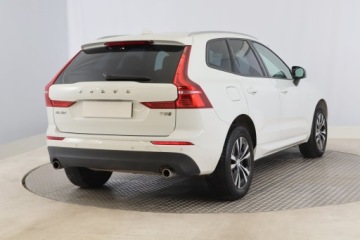 Volvo XC60 II Crossover T8 Twin Engine 390KM 2020 Volvo XC60 T8 Twin Engine, Salon Polska, zdjęcie 4