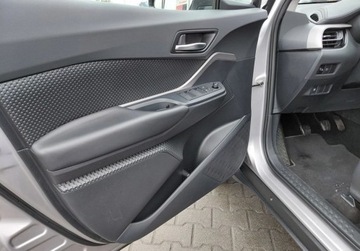 Toyota C-HR I Crossover Facelifting 1.2 Turbo 116KM 2020 Toyota C-HR 1.2 Benzyna 116KM, zdjęcie 9