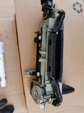 AUDI A3 8L FACELIFT 99-03 KLIKA DVEŘE LEVÝ KLÍČEK LY7W 3D 5D