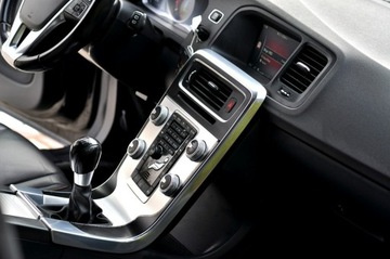 Volvo V60 I Kombi Facelifting 1.6 D2 115KM 2015 Volvo V60 LiFT Ocean Race 1,6 HDi Ledy Digital, zdjęcie 21