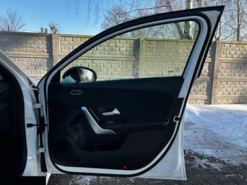 Mercedes Klasa A W177/V177 Hatchback 1.3 200 163KM 2021 Mercedes-Benz Klasa A 200 4-Matic AMG Line 8G-DCT 1.3 Benzyna 163KM 2021r, zdjęcie 25