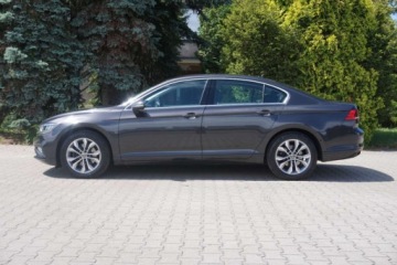 Volkswagen Passat B8 Variant Facelifting 2.0 TDI SCR 150KM 2022 Volkswagen Passat Bezwypadek, B8, 2022, 2.0 TDI 150KM, DSG, Kamera, BDB, F, zdjęcie 3