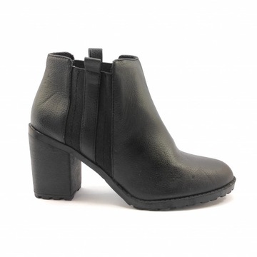 M10805 LA2 BOTKI NA OBCASIE BERSHKA 37