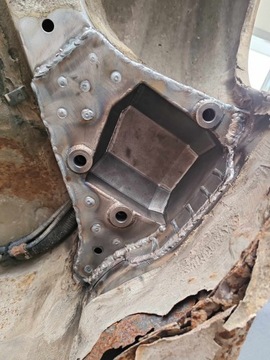 Wzmocnienie mocowanie wahacza wleczonego koszyk BMW E36 drift SWAGIER