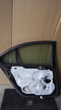 DVEŘE LEVÝ ZADNÍ PEUGEOT 607, 2000R.